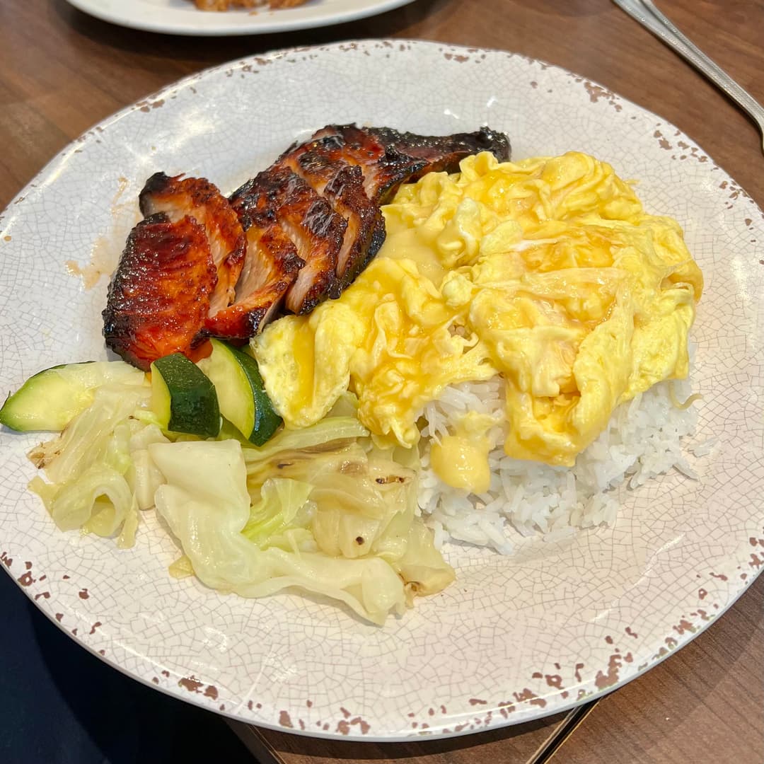 Charcoal Broiled Tender Pork & Scrambled Eggs w/Truffle Sauce on Rice