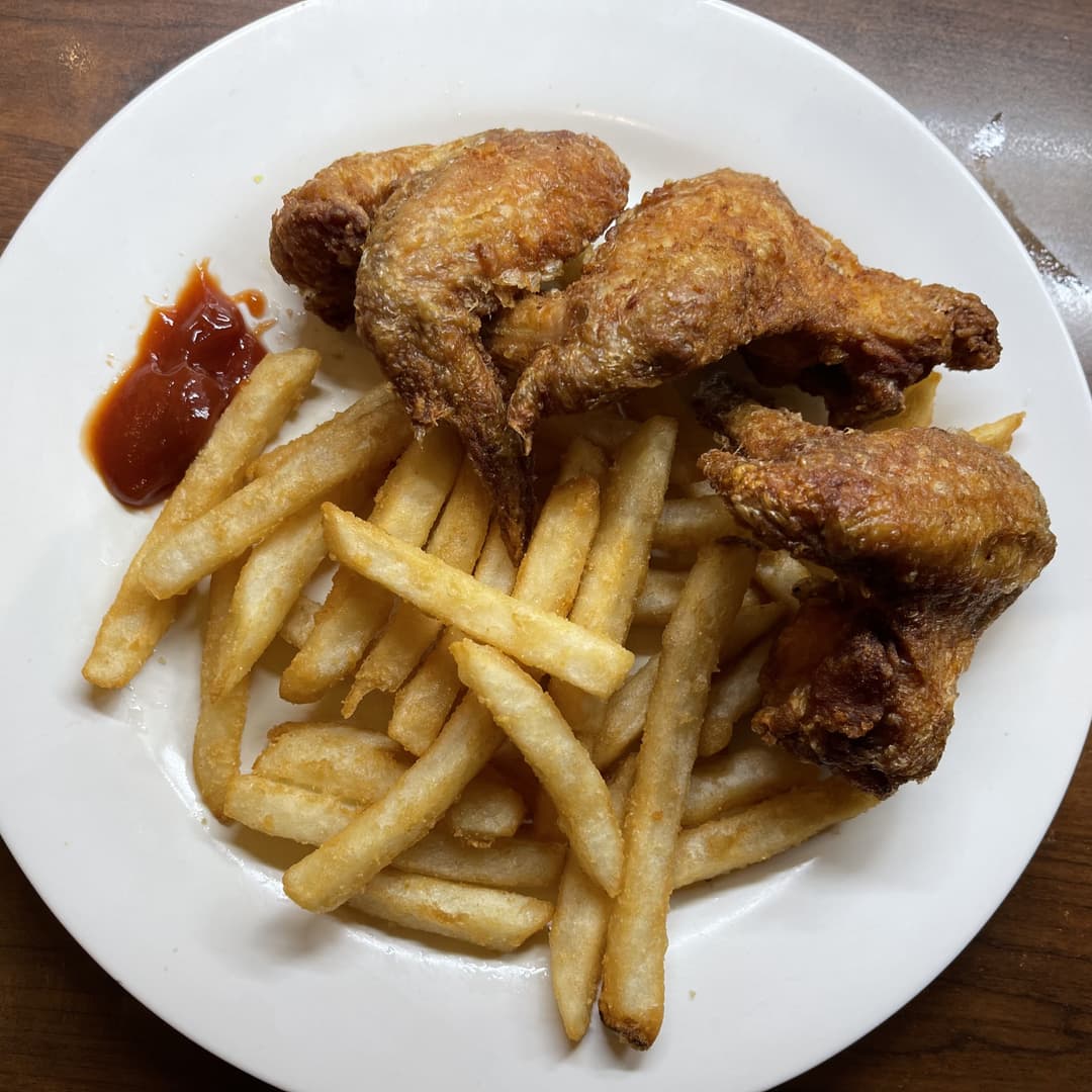 Fried Chicken Wing & Fries